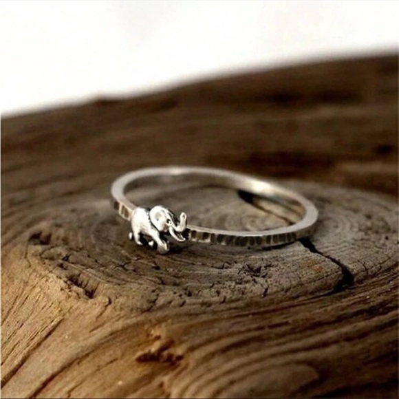 Silver Elephant Ring - Picture 2 of 3